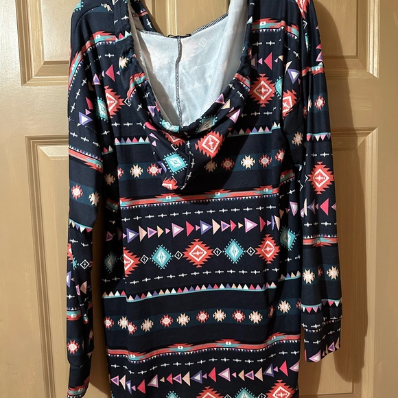 Colorful Geometric Pattern Hoodie - Picture 3 of 3